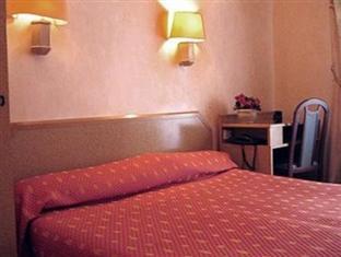 Leonard De Vinci 75011 Hotel 2*