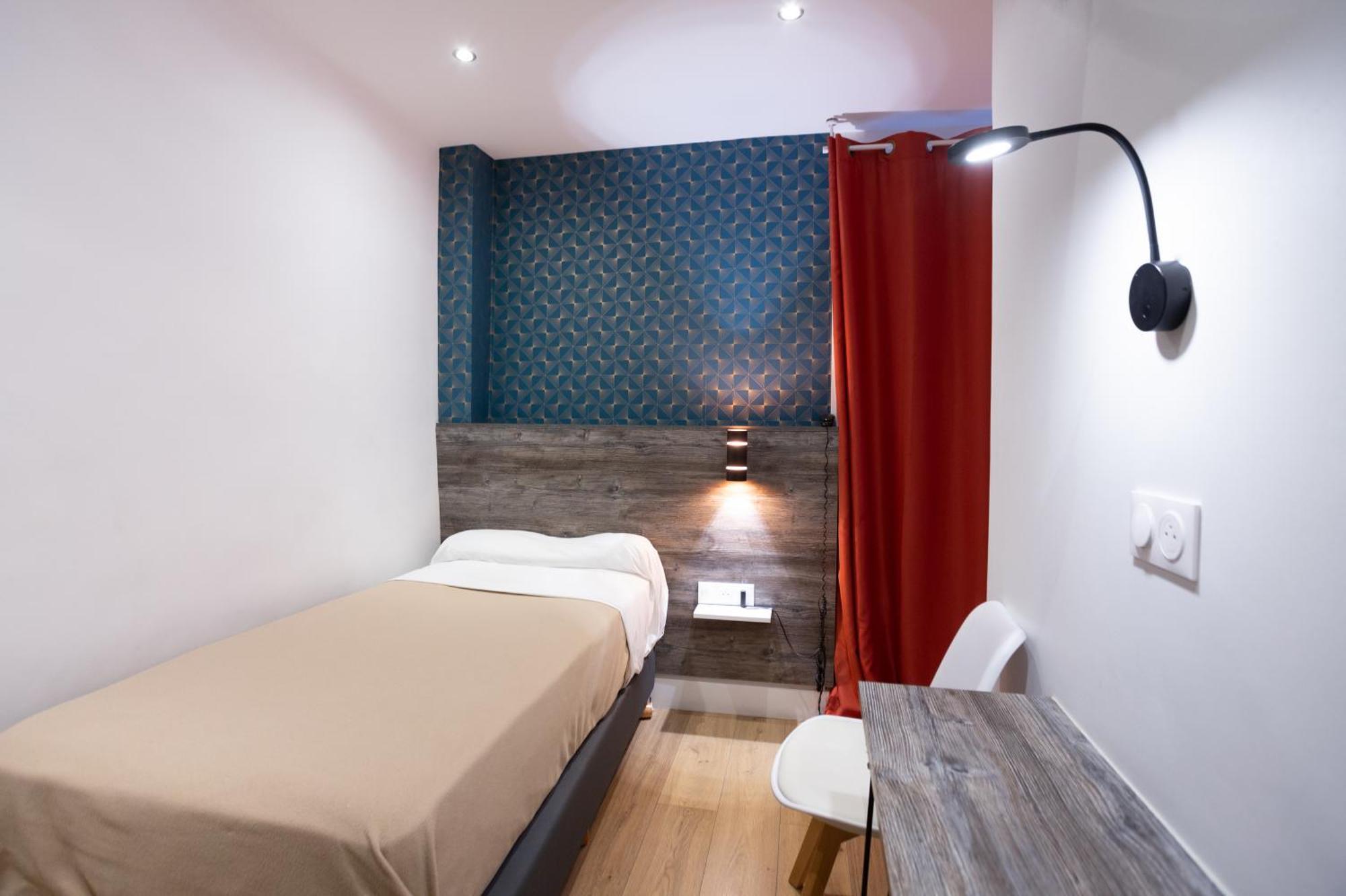 Hotel Leonard De Vinci 75011