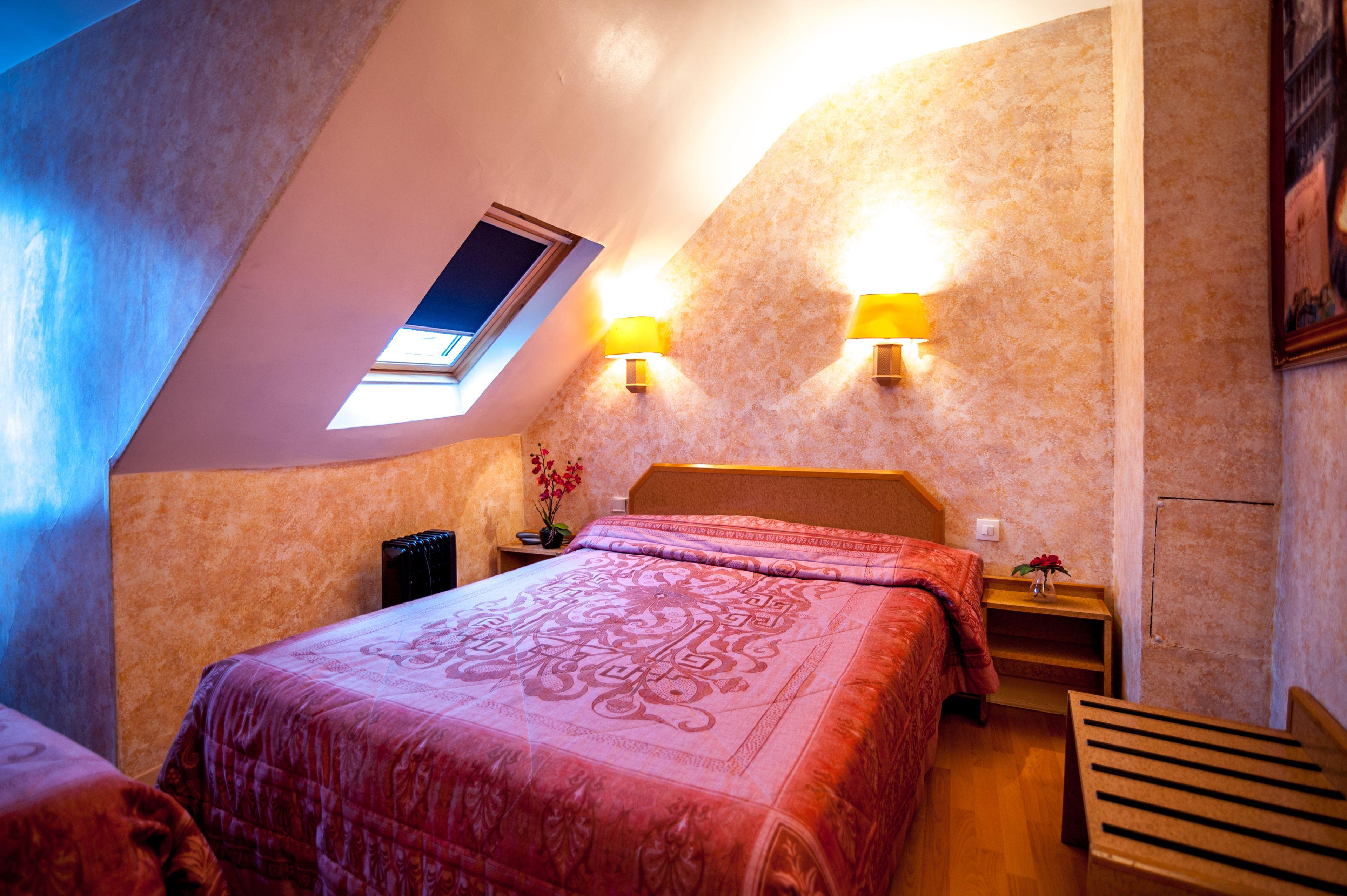 Hotel Leonard De Vinci 75011