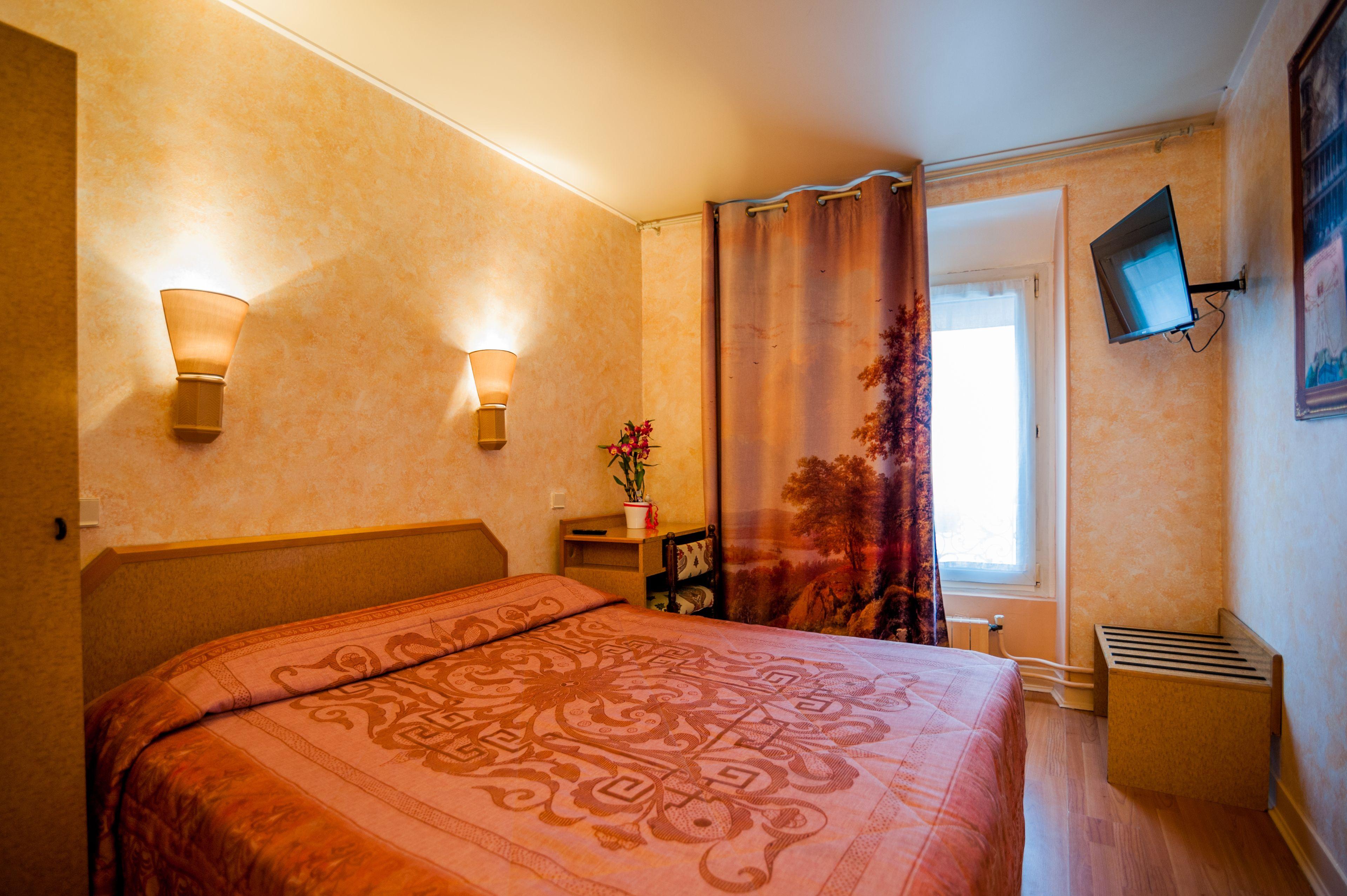 Hotel Leonard De Vinci 75011