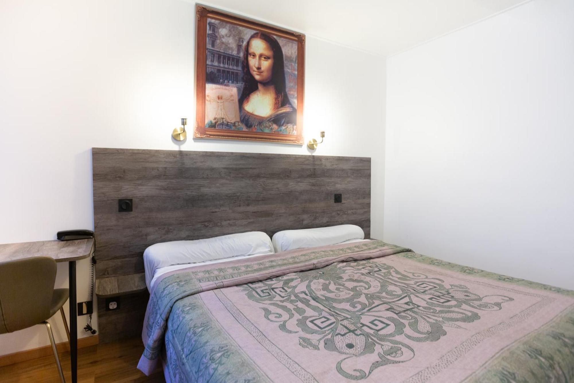 Hotel Leonard De Vinci 75011 2*