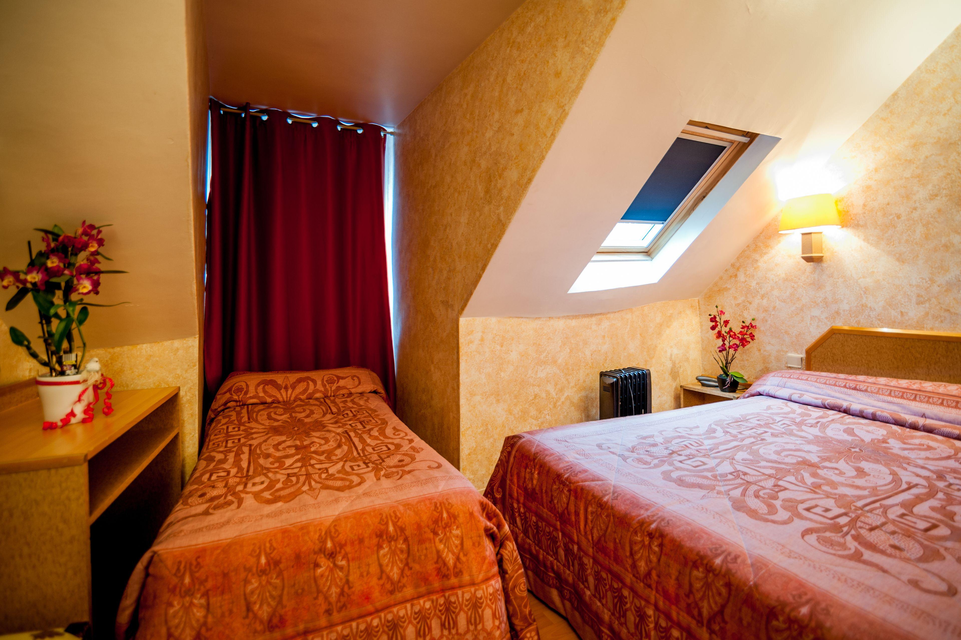 Leonard De Vinci 75011 Hotel 2*