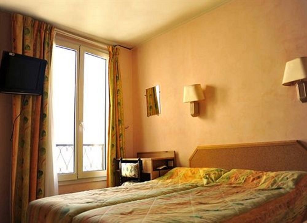 Leonard De Vinci 75011 Hotel Paris