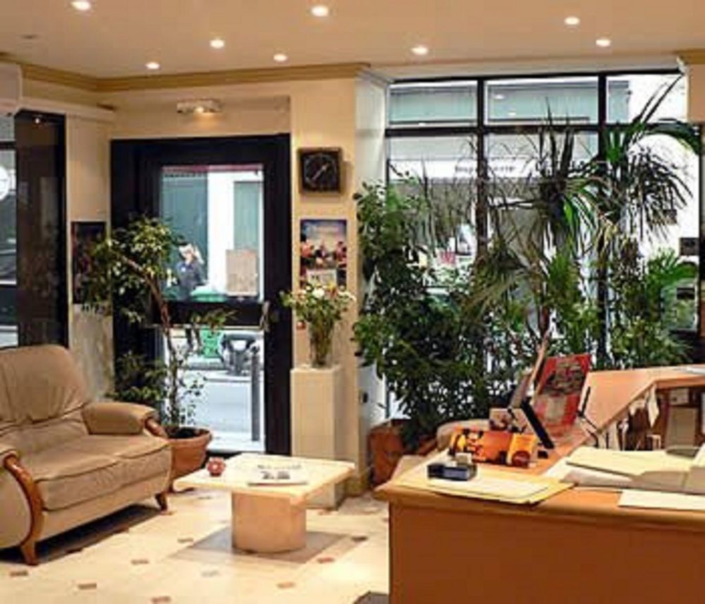 Leonard De Vinci 75011 Hotel 2*