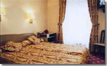 Hotel Leonard De Vinci 75011 2*